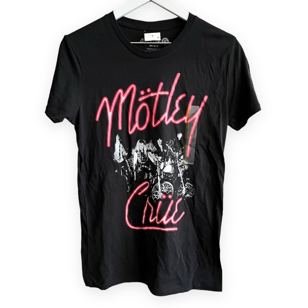 NWT Motley Crue Black Short Sleeve Band Tee